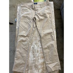 AE Khakis Size 4 Skinny Pant